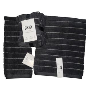 💕NWT DKNY Towel Set💕Set of 6💕
